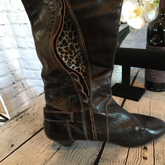 Naughty Monkey Women's Kryptonite Boot - Size: (8.5) Pre-Owned - Picture 14 of 14